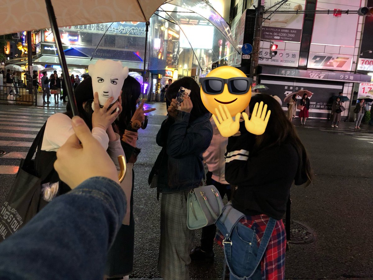 bts_03091013_'s tweet photo. これとか、握手会のあとみんな当時のTwitterで仲良くなった子らでご飯行ったりしたとき(顔隠れてない子はスタンプおさせてもらった)
写真整理しててでてきたんだけど懐かしすぎる🥺
今はオタ活全然してないけど当時は楽しかったなー https://t.co/TpwDky4KxY