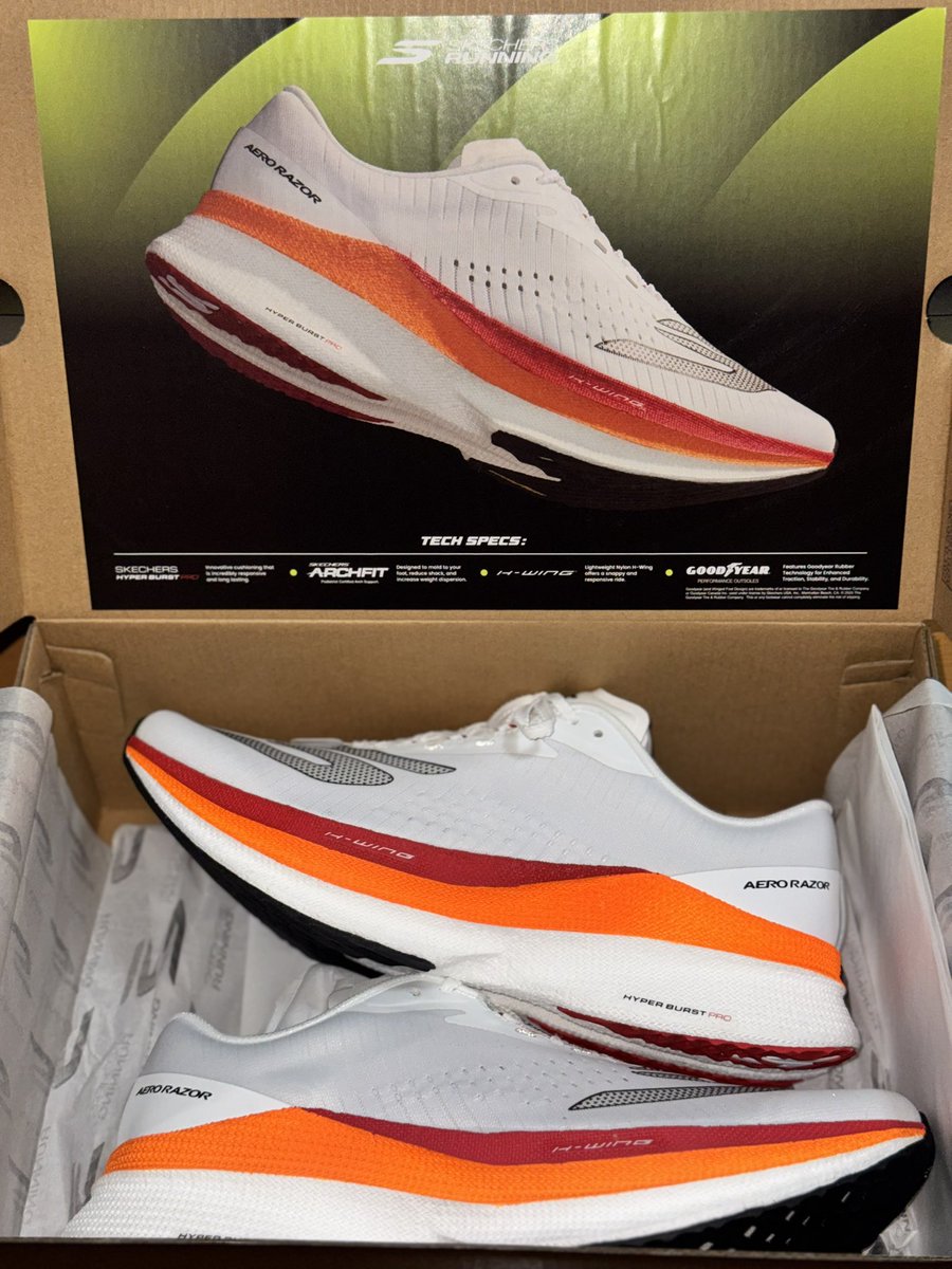 この度 スケッチャーズジャパン様より
ランニングシューズの提供をして頂ける事となりました！
⁡
スケッチャーズマン復活しました✨️
⁡
現役時代にめちゃくちゃお世話になったメーカーさんです👟
⁡
スケッチャーズの良さを皆さんに広められるように
これからも頑張っていこうと思います☺️✨️