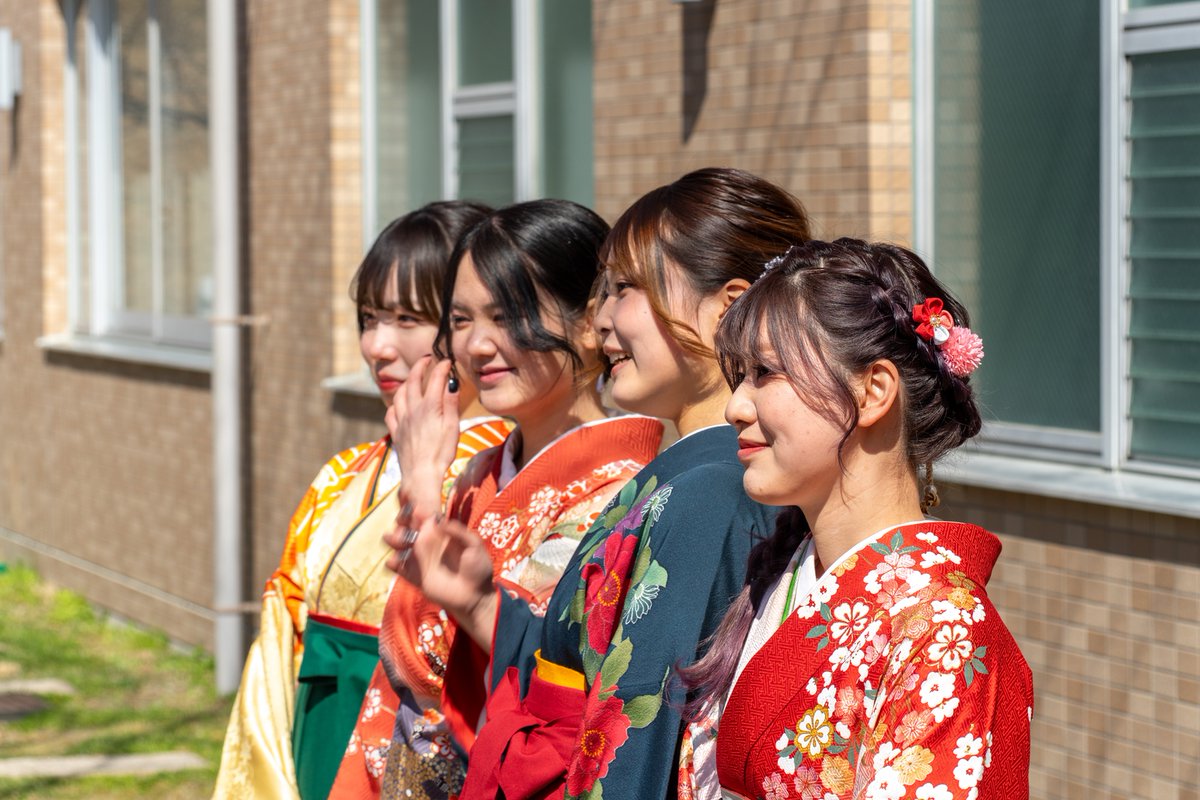 _task_official's tweet photo. 3月12日(木)令和7年度TASK卒業式を挙行しました。
卒業生98名がTASKを巣立っていきました。
皆さんが、今後大きく羽ばたくことを楽しみにしています。
卒業生のみんな、卒業おめでとう!
by K.A
#task
#taskkogei
#京都伝統工芸大学校
#卒業式 https://t.co/mc6zPHVbPw
