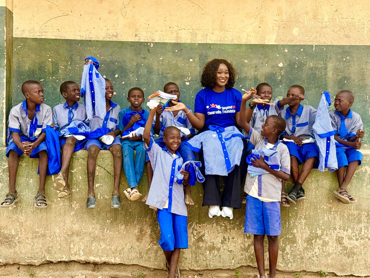 Giving NG tweet media