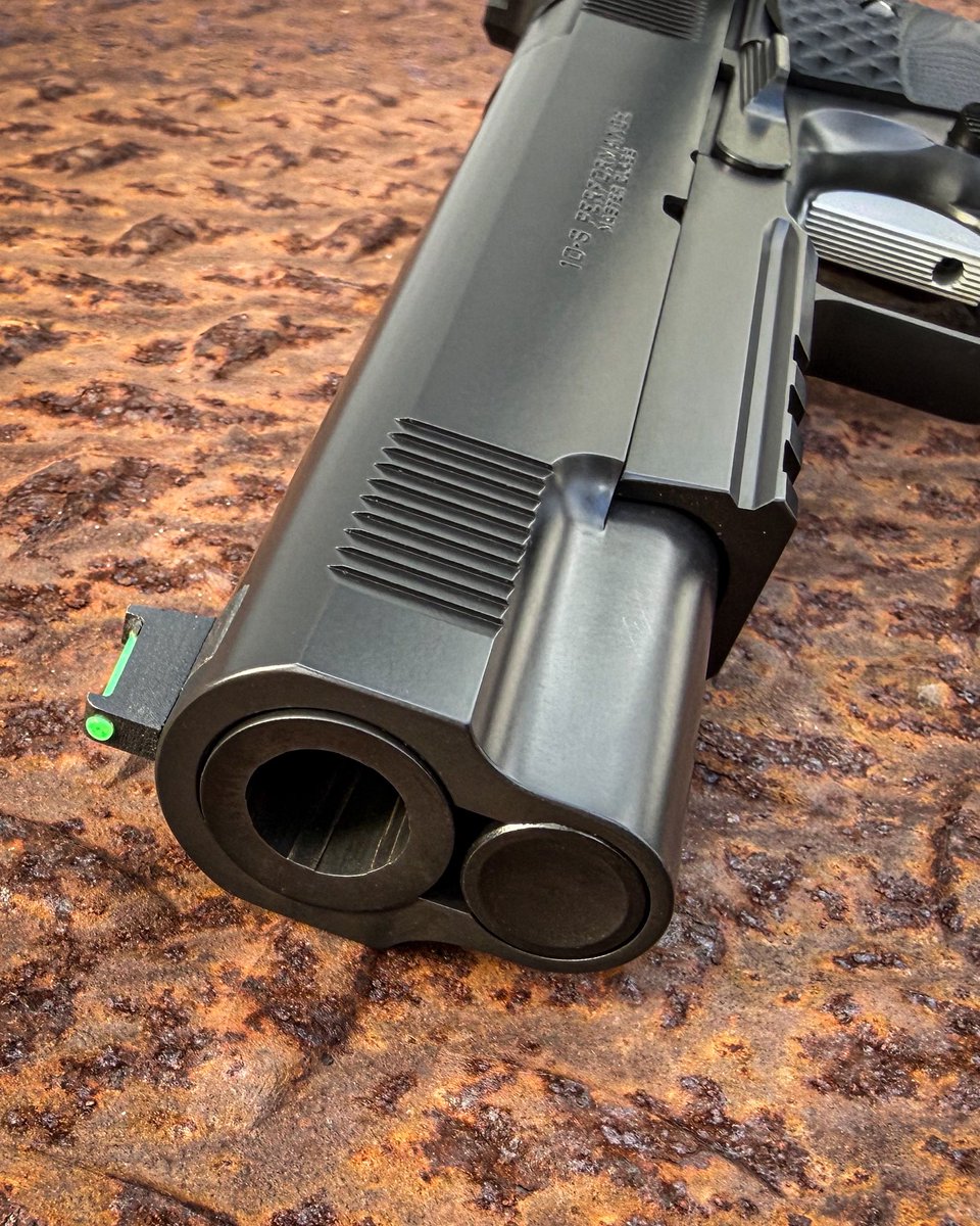 10-8 Performance tweet media