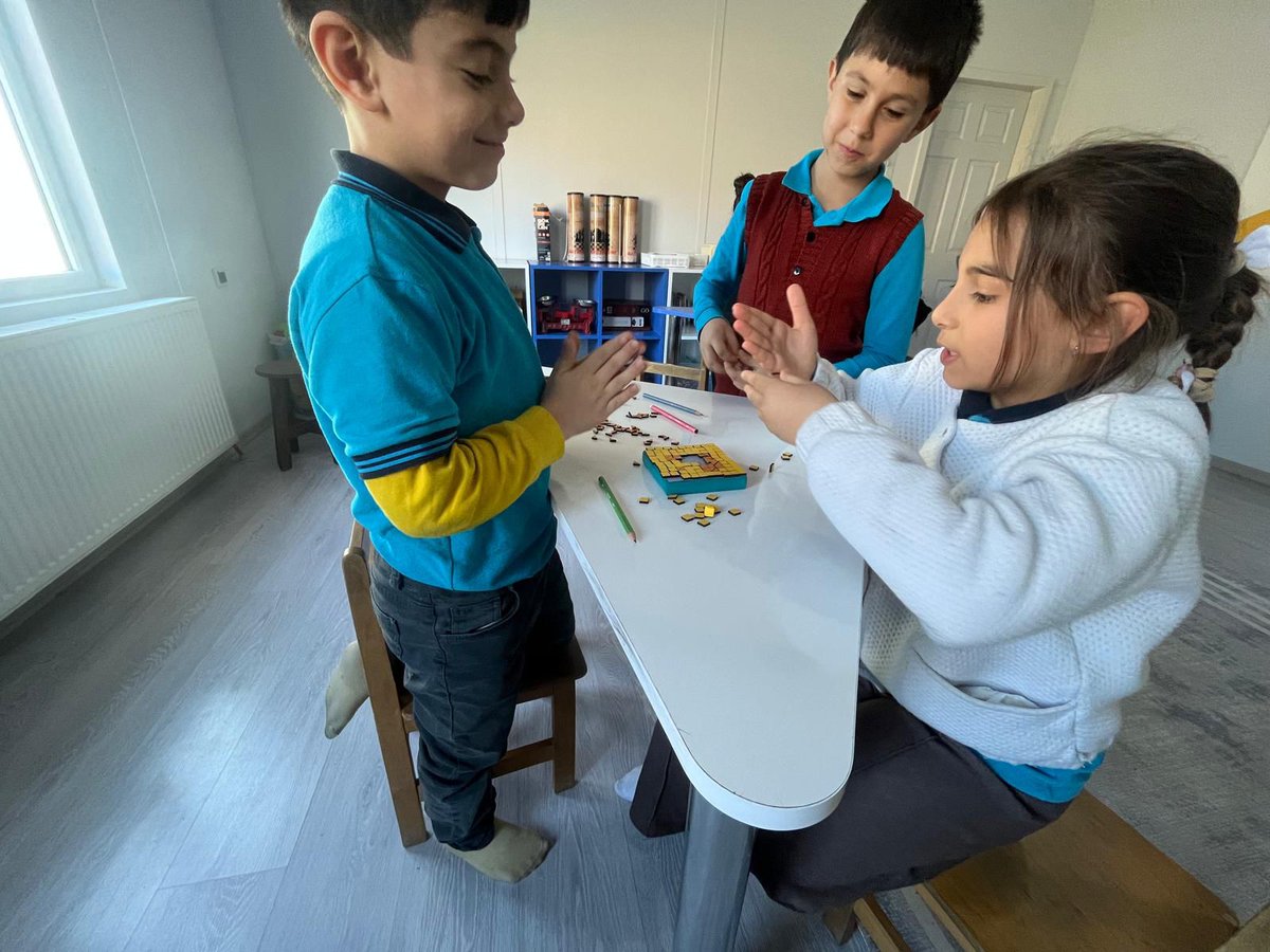 📍Gazipaşa  İlkokuku

Türkiye Yüzyılı Maarif Modeli doğrultusunda, beceri temelli matematiksel düşünme becerilerinin geliştirildiği Doğal Matematik Merkezimiz, bugün Gazi Paşa İlkokulu öğrencilerini misafir etti.

<a href="/tcmeb/">Millî Eğitim Bakanlığı</a> <a href="/HuseyinKir64/">Hüseyin Kır</a>