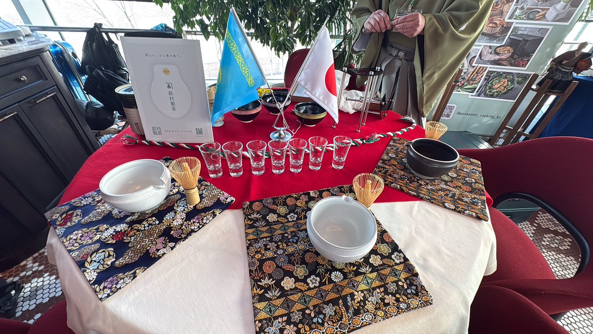 MarutoSeika's tweet photo. カザフスタン共和国🇰🇿日本大使館🇯🇵のイベントに参加しております。
150以上のカザフスタンVIPの方々にお菓子を提供しております。
#MARUTO https://t.co/8W126Sjp0Q