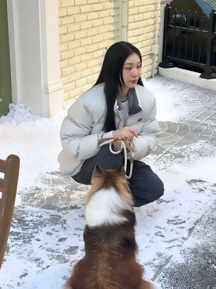 bandaling77's tweet photo. 연아 인스타 업뎃
나만 신�� 🐶🐱와의 촬영ㅋ 날 사랑해줘🥲❤️
https://t.co/heKvwQU6QV https://t.co/sUmMJMQc4L