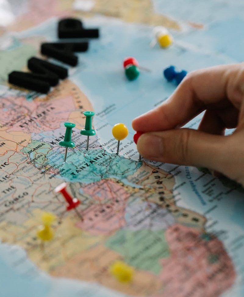 Most people ask how to move abroad. The real question is: should you even go? I'm hosting a 1.5-hour honest session to tackle the hard stuff—career, uncertainty, the reality behind the dream. Saturday, 14 Mar 2026 · 2:00 PM. ₹599. details here: growthx.club/events/move-ab…