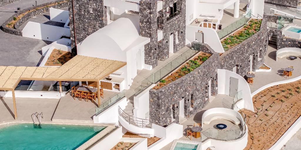 SantoCollection's tweet photo. Whether it’s the entire family, your favorite friends, or the kind of celebration that deserves more than one table, the Villas welcome up to 16 guests in complete privacy.

Because some moments are too big for a hotel room.

#Santorini #PrivateLiving #GroupGetaway https://t.co/iDhVO4EZv4
