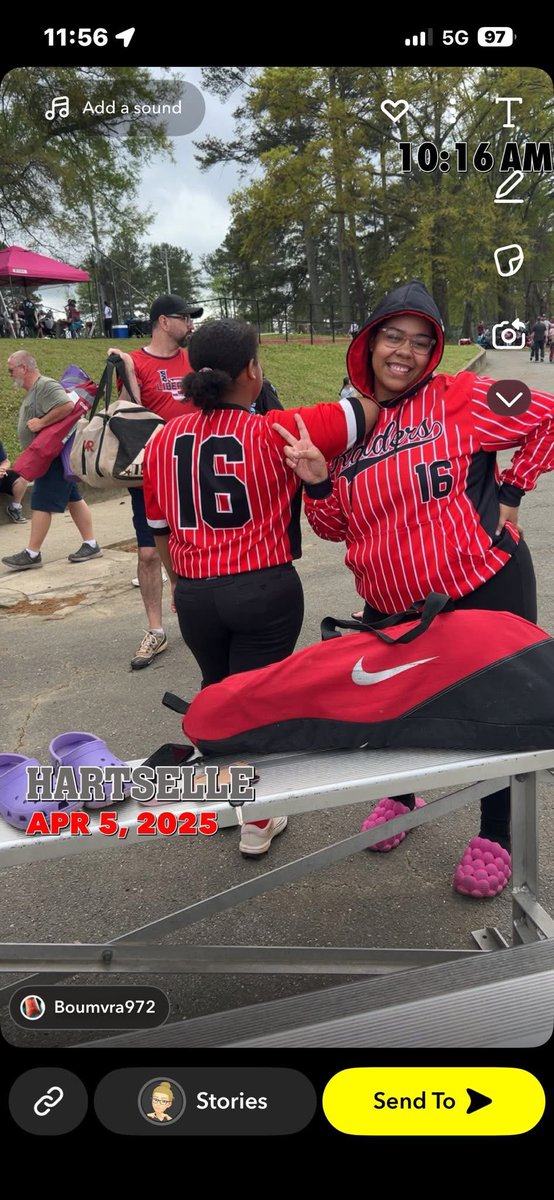 kyleeeaadams's tweet photo. All the fun from the game 🏈 https://t.co/L1YejEyBGD