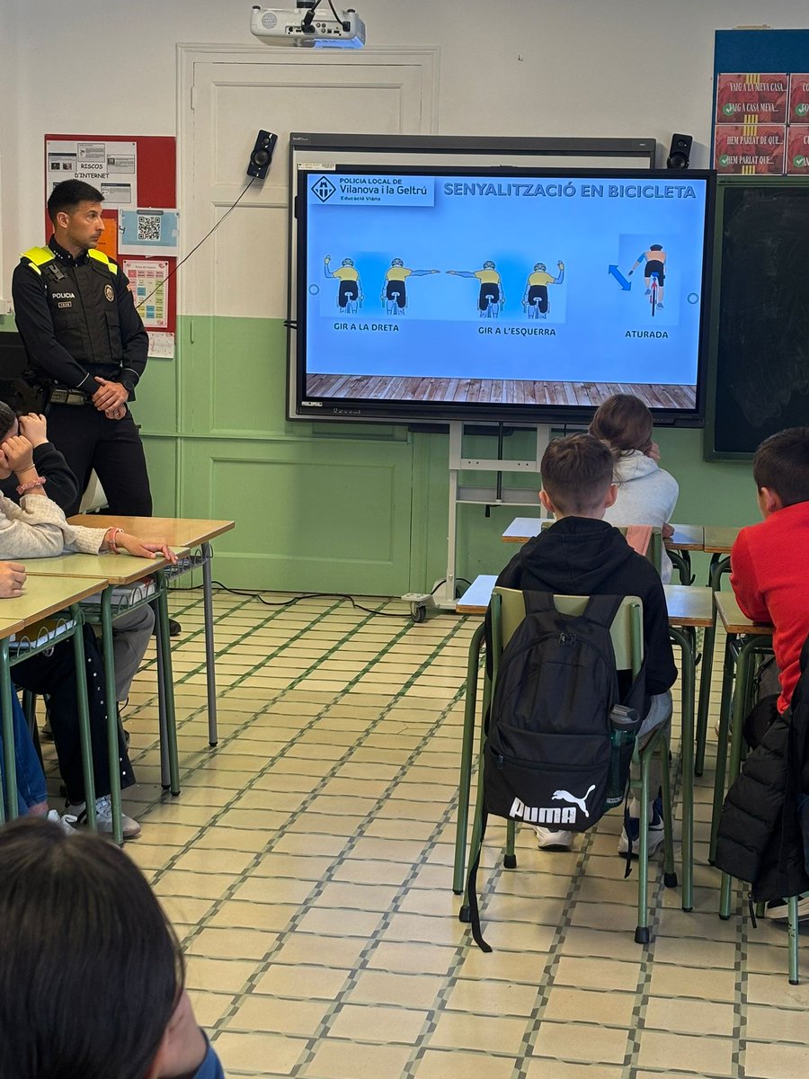 PLVNG's tweet photo. 4️⃣
📅 16/05/2026, el Campionat!

Els i les classificats/des de 6è de totes les escoles que aposten per la seguretat viària es trobaran en una jornada amb  proves, aprenentatge i diversió 🚲✨

💪 Qui coneix millor les normes i circula amb més seguretat? https://t.co/JHJ43o2xtC