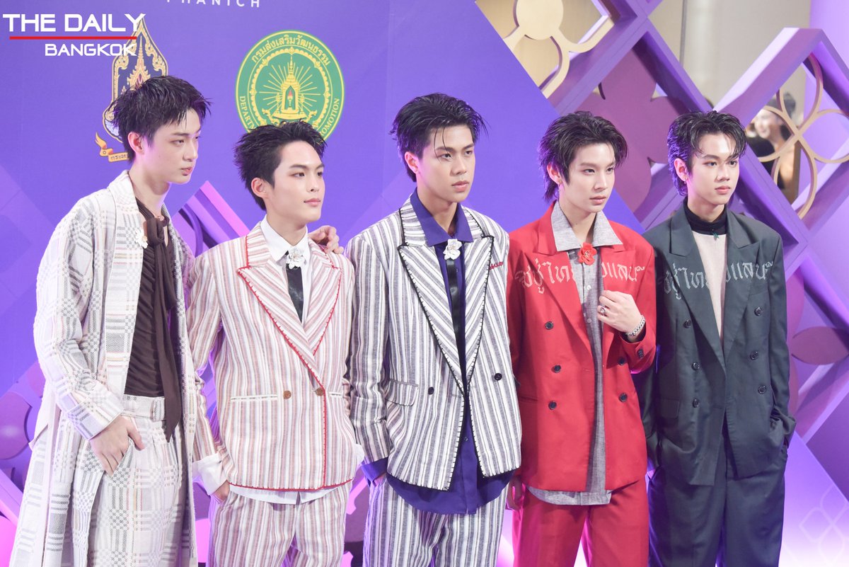 thedailybkk's tweet photo. ศิลปินจาก "Building A" ร่วมเดินพรมม่วงในงาน "Nine Entertain Awards 2026"
#9entawards2026xSIAMPARAGON
#9entertainawards2026
#BUILDINGA https://t.co/EXHob1m2nK
