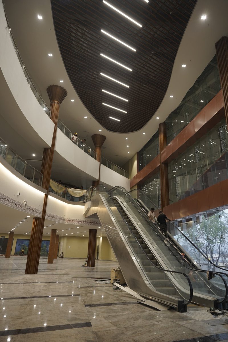 himantabiswa's tweet photo. This is the Ekta Mall in Guwahati which Adarniya @narendramodi ji will inaugurate tomorrow.

It will house stalls from all districts of Assam and all States of Bharat and will reflect the spirit of Ek Bharat, Shresht Bharat.

#PMModiInAssam https://t.co/orPGYiLMBi