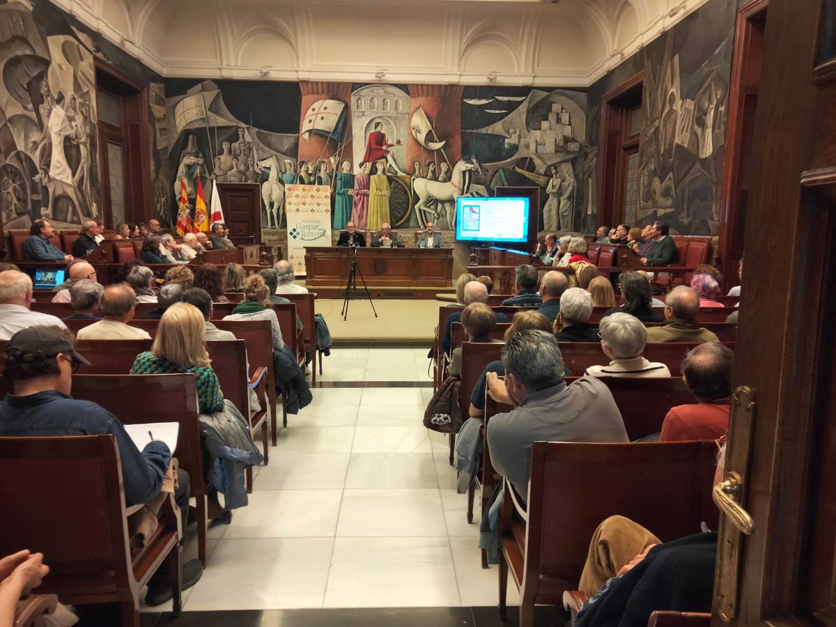 FundGasparTorre's tweet photo. Llenazo en el salón de plenos DPZ para disfrutar de la lección magistral de Gregorio Colás en torno al pactismo aragonés, en nuestro curso "Historia, Cultura e Identidad de Aragón". https://t.co/BZWPy7N243