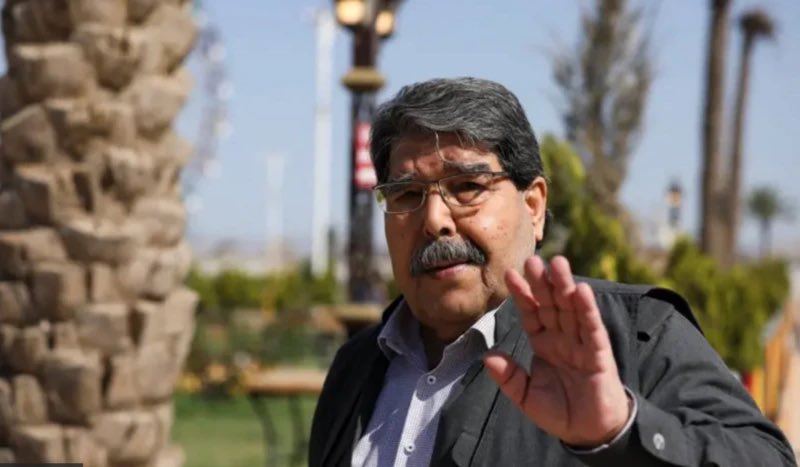 Allah rahmet eylesin. Rojava’nın başı sağ olsun. 

Gözün arkada kalmasın Salih Müslim