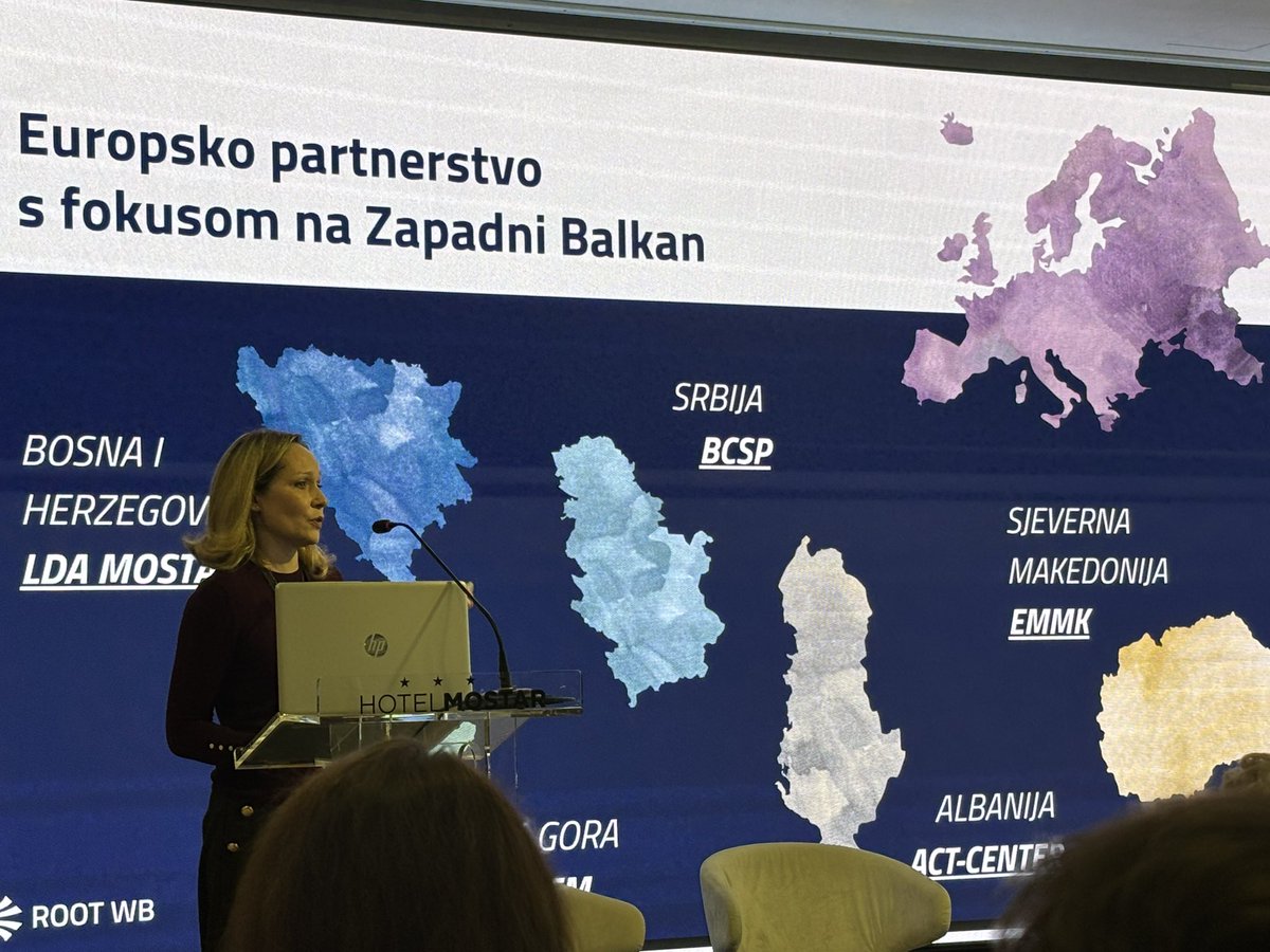 iRevolucija's tweet photo. U toku je konferencija „Evropa za građane – vrednosti koje nas spajaju“.

Razgovaramo o značaju regionalne saradnje zemalja Zapadnog Balkana, jačanju partnerstva OCD, aktivnih građana, zajedničkom delovanju u izgradnji društava zasnovanih na jednakim vrednostima. https://t.co/Q9HCWtng0j