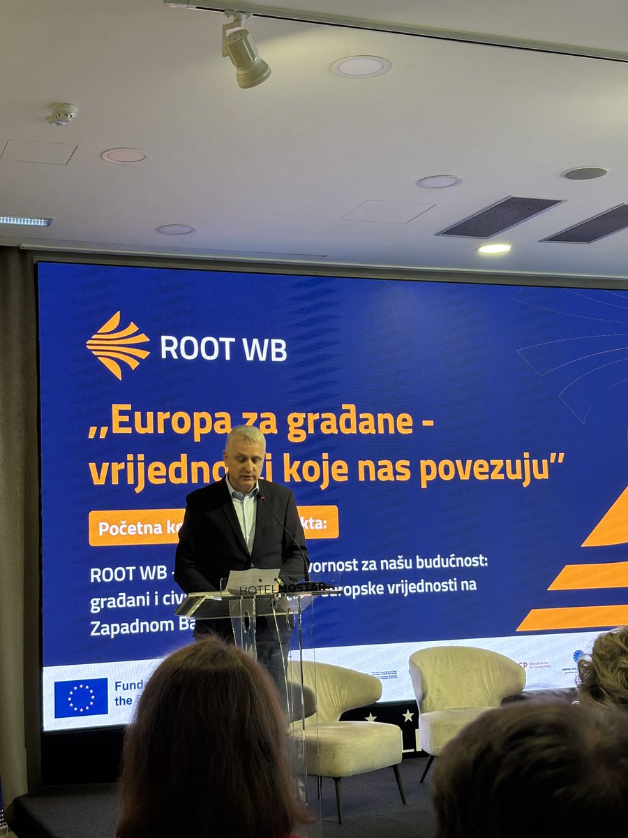 iRevolucija's tweet photo. U toku je konferencija „Evropa za građane – vrednosti koje nas spajaju“.

Razgovaramo o značaju regionalne saradnje zemalja Zapadnog Balkana, jačanju partnerstva OCD, aktivnih građana, zajedničkom delovanju u izgradnji društava zasnovanih na jednakim vrednostima. https://t.co/Q9HCWtng0j