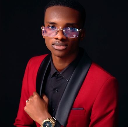 My Key Lesson After 4 Years in the Financial Market

Before entering any industry, ask yourself an important question:
Does this path fit my nature? Does it align with my purpose and my goals for the next 10 years?

If the answer is yes, then the next step is understanding the