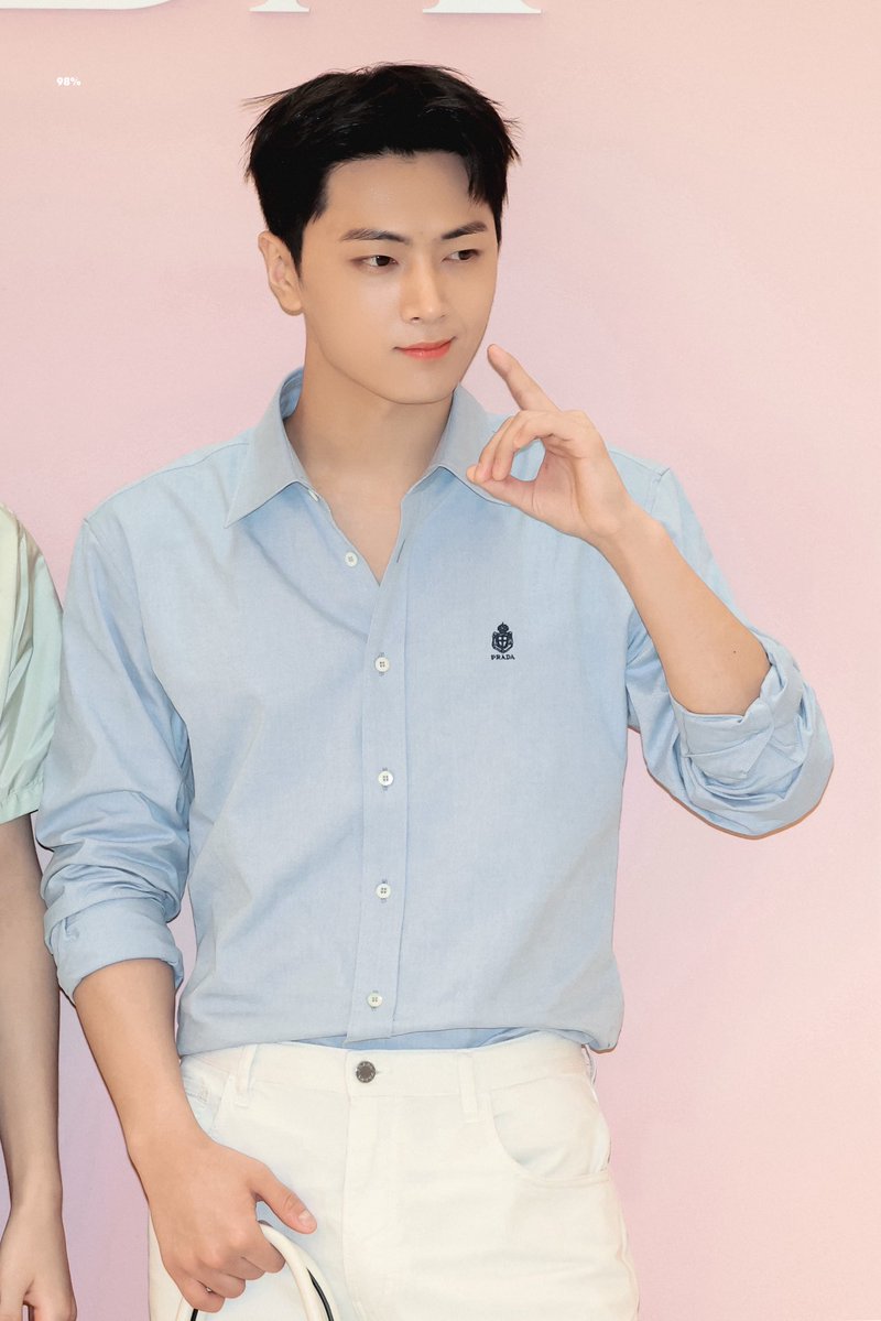 𝟗𝟖% tweet media