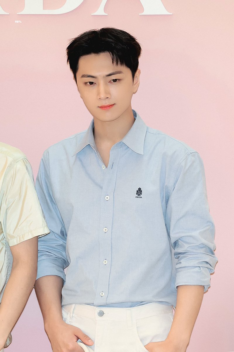 𝟗𝟖% tweet media