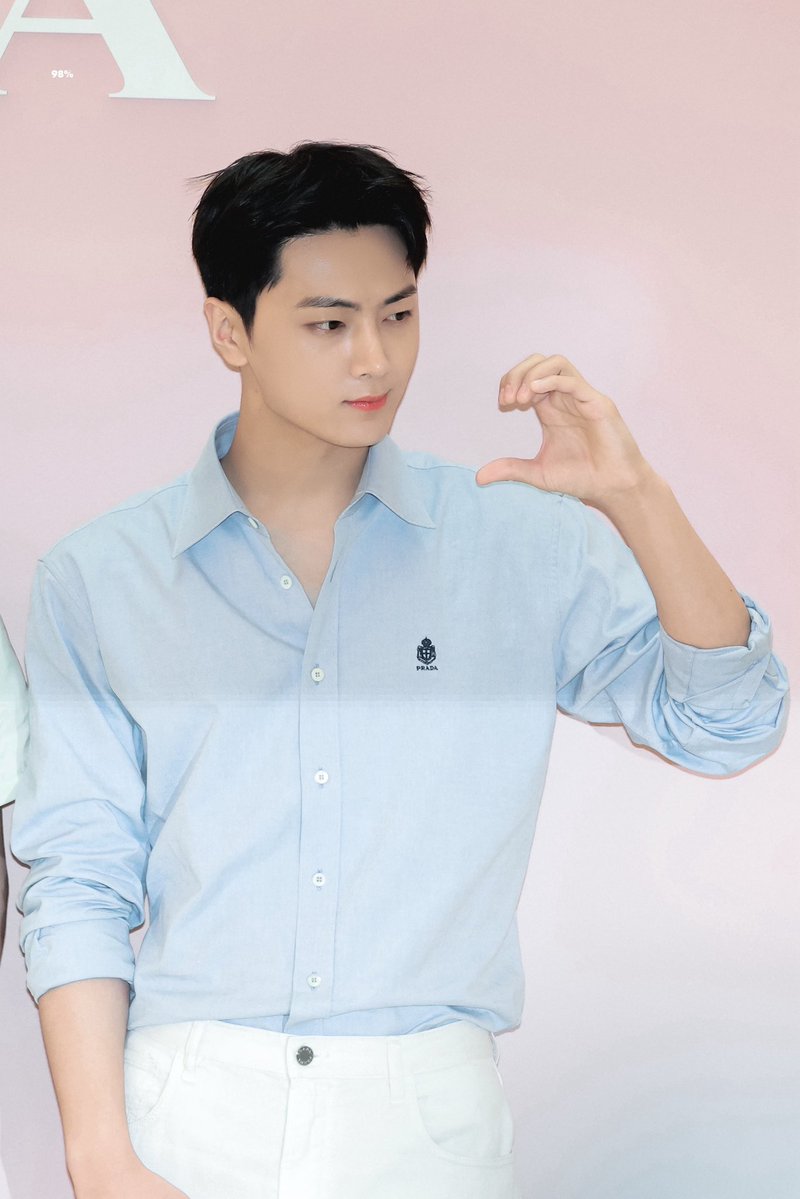 𝟗𝟖% tweet media