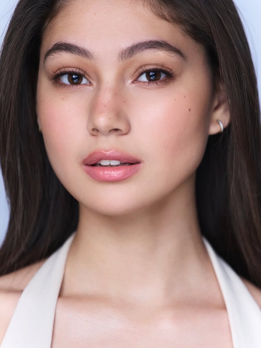 Sparkle_GMA's tweet photo. SO GORG! 🥰

Charlie Fleming captivates followers in her most recent social media post with a fresh look, stunning fans in a simple white top and light makeup.

#CharlieFleming https://t.co/QxgPKTJDUg