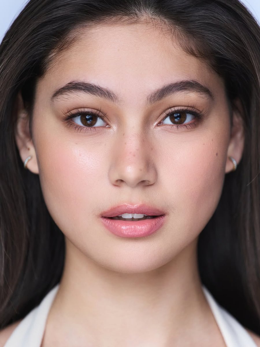 Sparkle_GMA's tweet photo. SO GORG! 🥰

Charlie Fleming captivates followers in her most recent social media post with a fresh look, stunning fans in a simple white top and light makeup.

#CharlieFleming https://t.co/QxgPKTJDUg