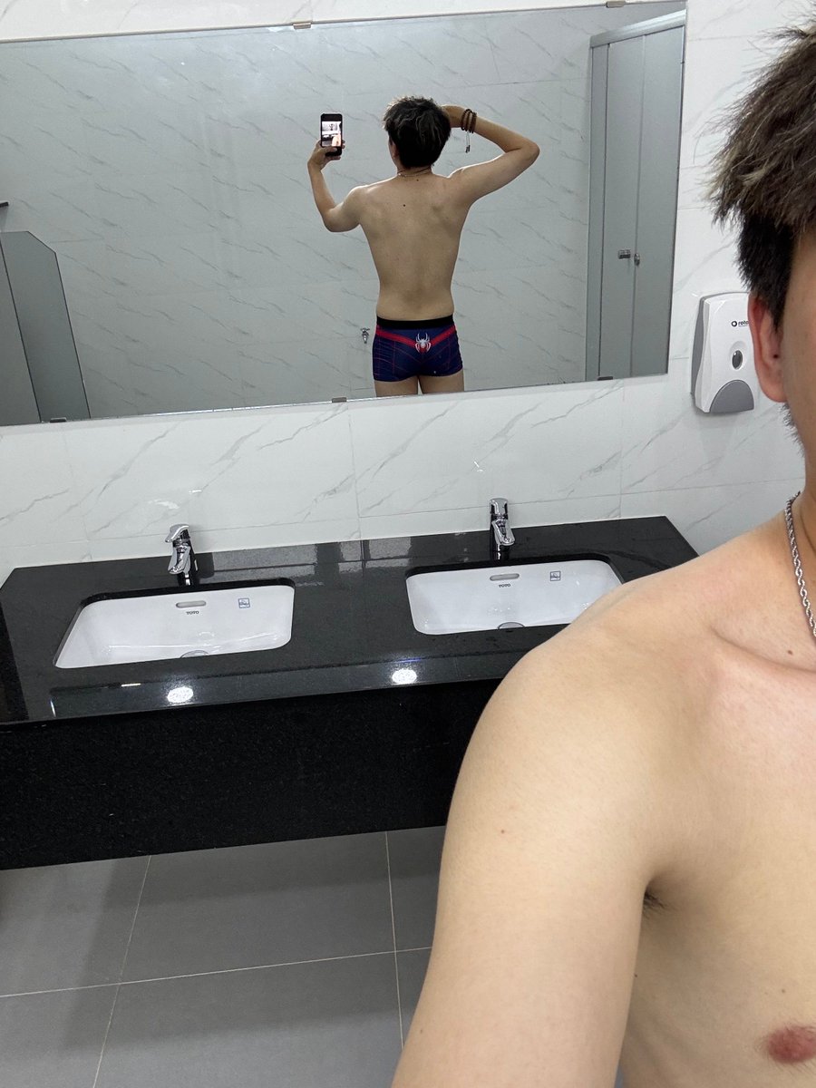 Nkag_00's tweet photo. Người nhện đây🥱 https://t.co/gHrDNjuF5M