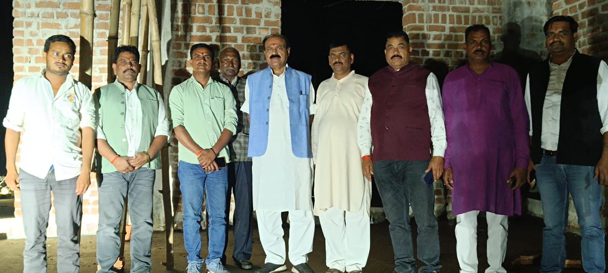 SunilSingh_BJP's tweet photo. आगामी 15 मार्च को क्षत्रिय गौरव एकता कार्यक्रम के निमित्त कान्हाचट्टी में श्री गोपाल सिंह जी के आवास पर बैठक किया साथ ही राजपूत धर्मशाला का निरीक्षण किए। 

#क्षत्रिय_गौरव_रैली #क्षत्रिय_गौरव_एकता #क्षत्रियगौरवएकता https://t.co/7sHA9xiVuk