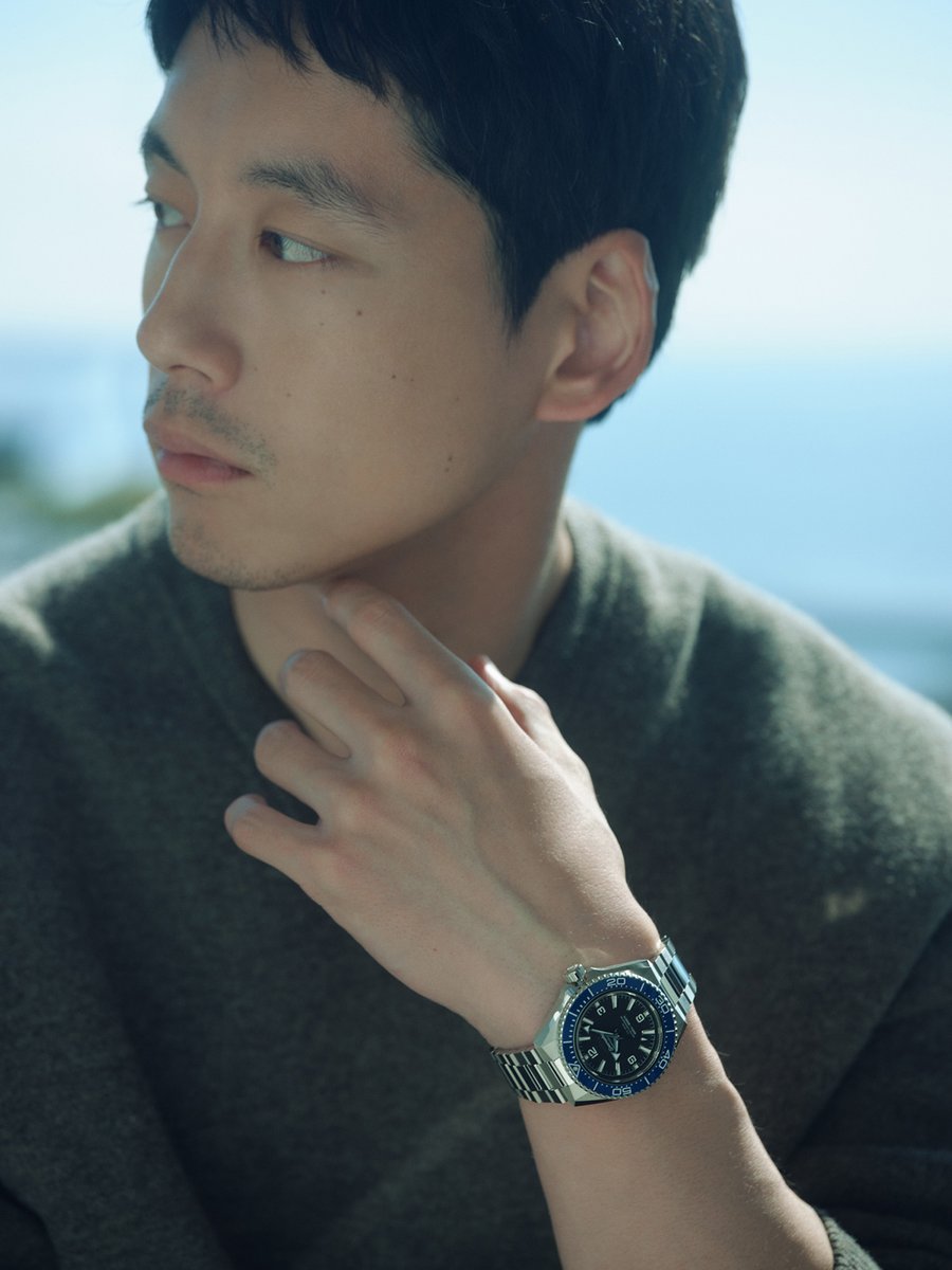 GQJAPAN's tweet photo. 坂口健太郎と重なるオメガの哲学。「タフさだけではなく、大人の色気みたいなものがある」
https://t.co/in5OWFu7qE

#PR https://t.co/n0GEqwSbn1