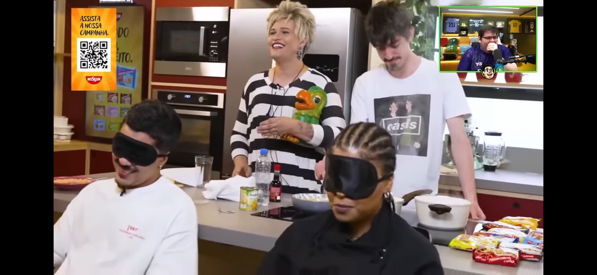 Sempre q tô estressado vejo o vídeo do caze assistindo a ana maria viver com o Chico moedas