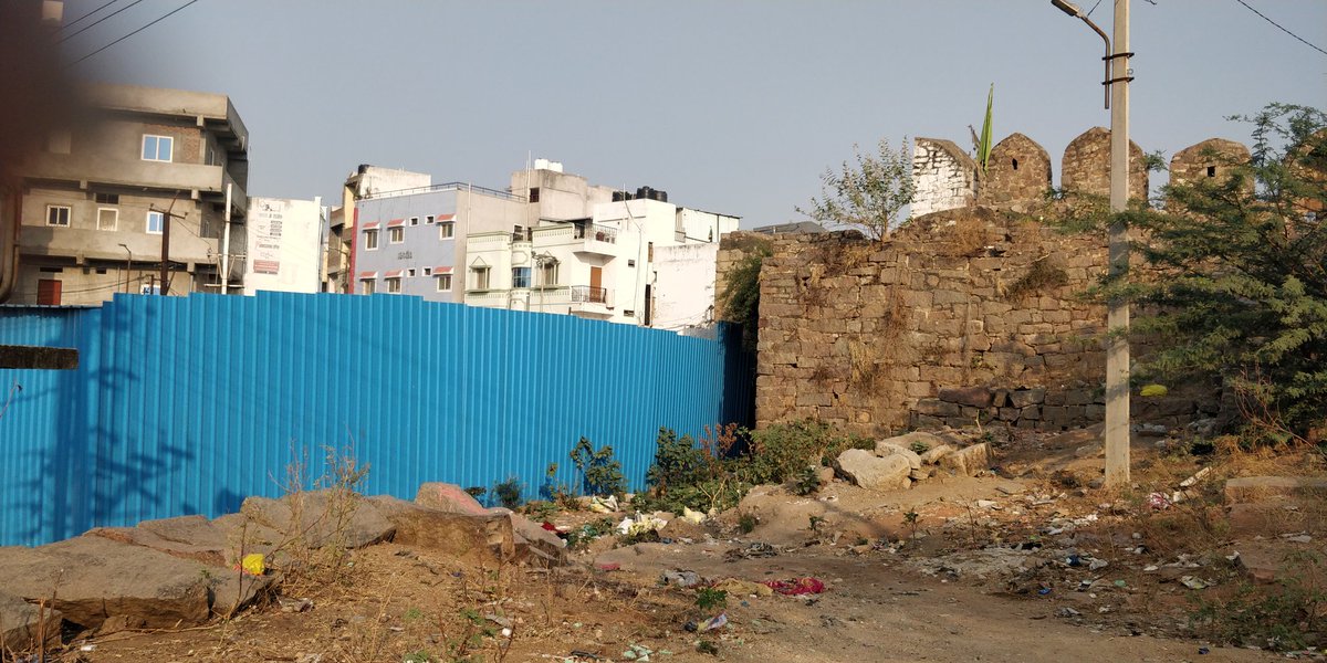 General96472783's tweet photo. @TelanganaCMO @revanth_anumula Illegal Encroachments &amp; Unauthorised Constructions going on adjacent to Fateh Darwaza Moat &amp; Behind Moti Darwaza of Golconda Fort - @ASIGoI @Collector_HYD @Comm_HYDRAA @GHMCOnline Please Remove Encroachments and Take Action against Land Grabbers. https://t.co/1xVA926P6B
