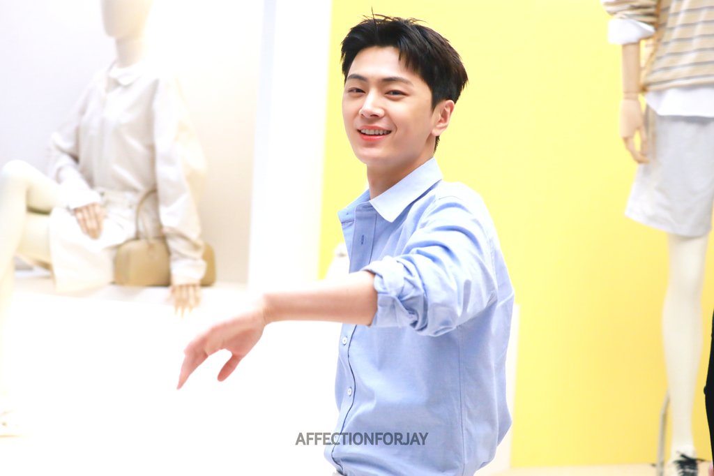 AFFECTIONFORJAY tweet media