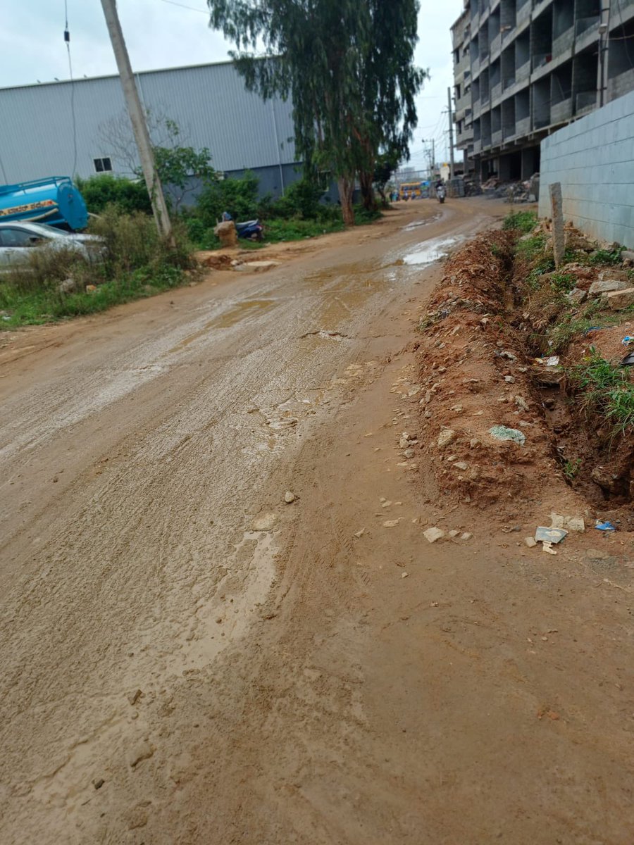 hareeshamjuri's tweet photo. Celebrating my 1 year anniversary of moving into our own place in Choodasandra area with a glimpse of the world class road infrastructure, garbage management, drainage systems &amp; clean air. 

A Thread ⬇️

@ChristinMP_ 
@gba_office
@gbachiefcomm
@comm_blr_south https://t.co/EQmAC9gfbY