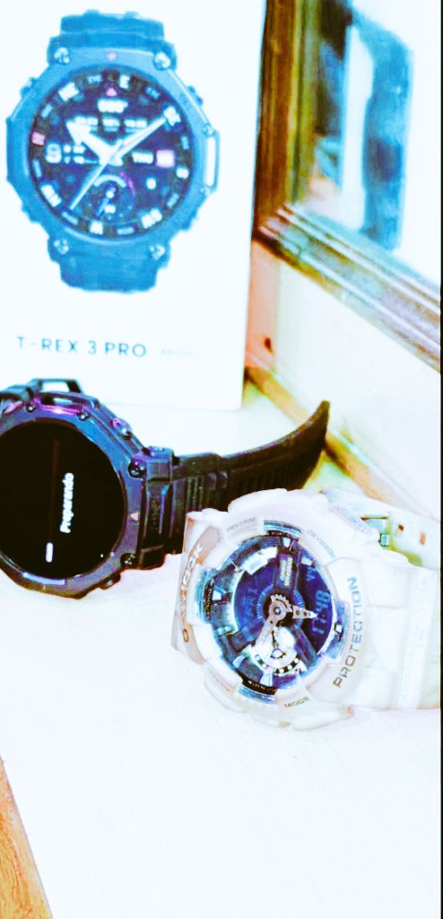 Max0x1260's tweet photo. 🎁 Airdrops Really Pay Off -

In 2025, I received one of my best airdrops from Lighter  around $700.

Instead of trading it, I bought myself a watch  with those earnings.
                                                                                                    A small gift, but a reminder that being early in crypto can really pay off.

Now the question is 👀

Which project will give the next big airdrop in 2026? ❣️