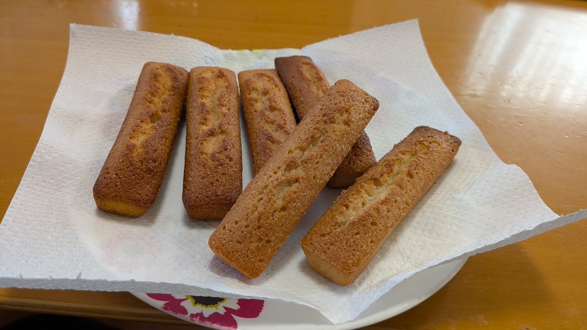 フィナンシェ焼けた〜
簡単にできるからいいスイーツだ