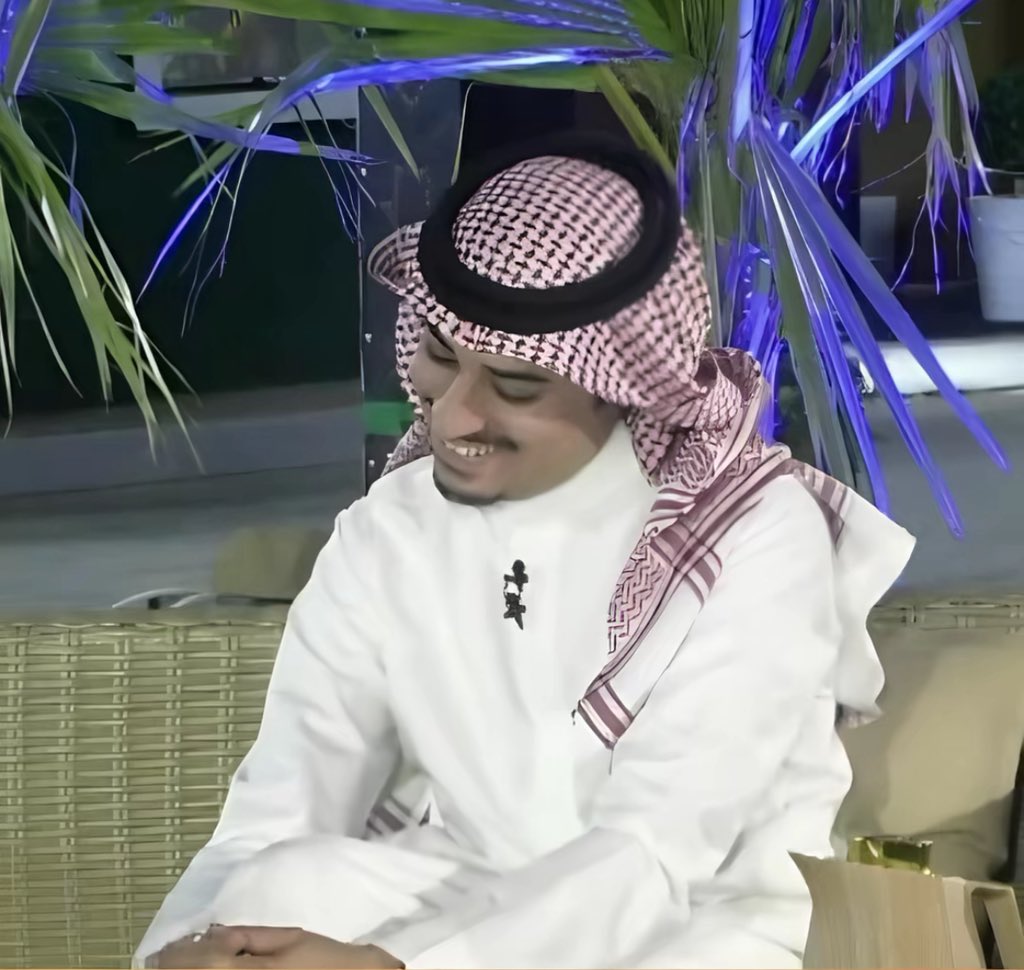 ٢٠٠١ مّ tweet media