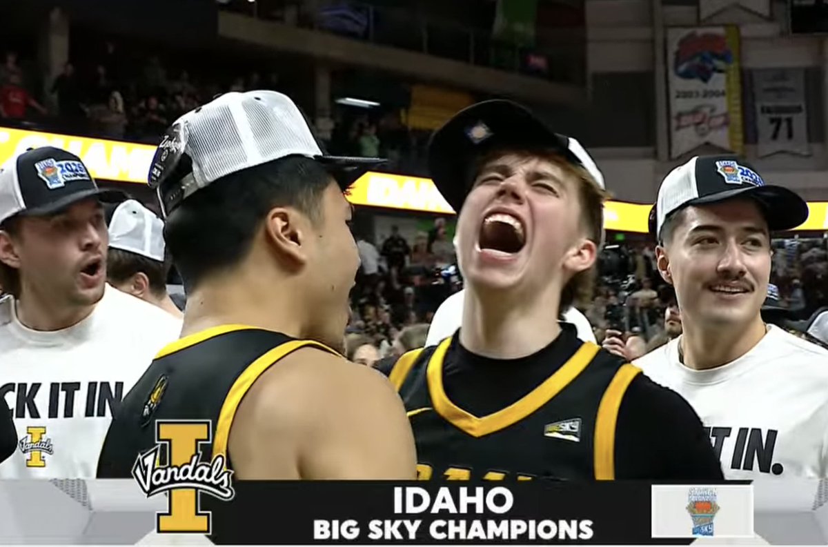 No Context College Basketball tweet media