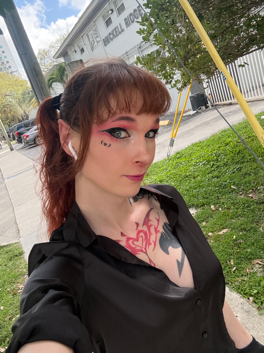 PixiePlaysX tweet media