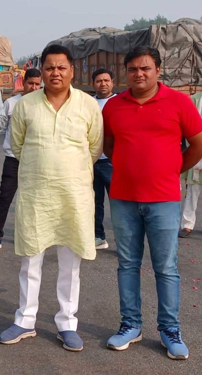 NareshS59543206's tweet photo. भारतीय जनता पार्टी भरतपुर के पूर्व जिला महामंत्री बड़े भाई साहब श्री मोहन रारह जी को जन्मदिन की हार्दिक बधाई एवं शुभकामनाएँ 
        
ईश्वर से आपके उत्तम स्वास्थ्य एवं दीर्घायु जीवन की मंगलकामना करते
@mohanrarah https://t.co/qe0uBKuLT4
