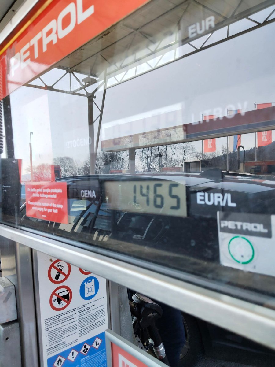 Florian Machl tweet media