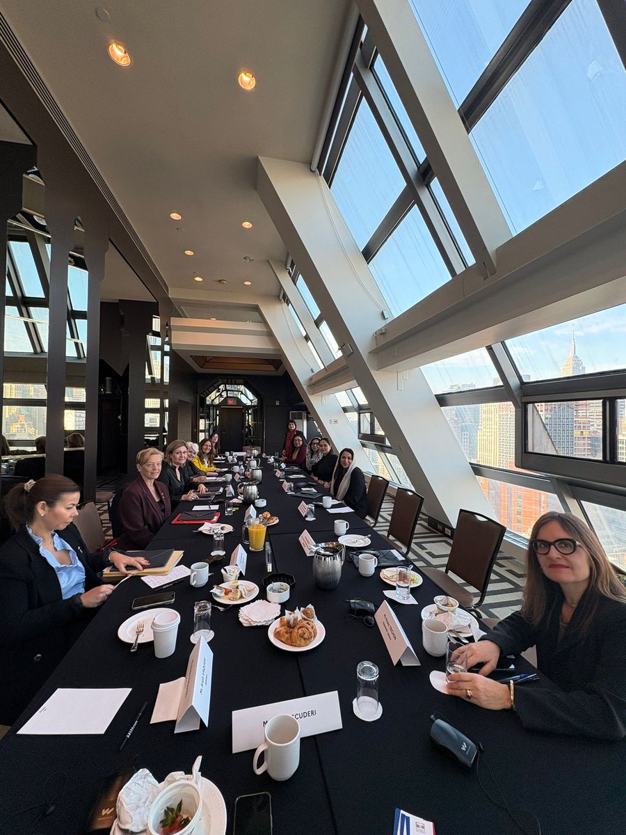 FARAGEER/فراگیر tweet media