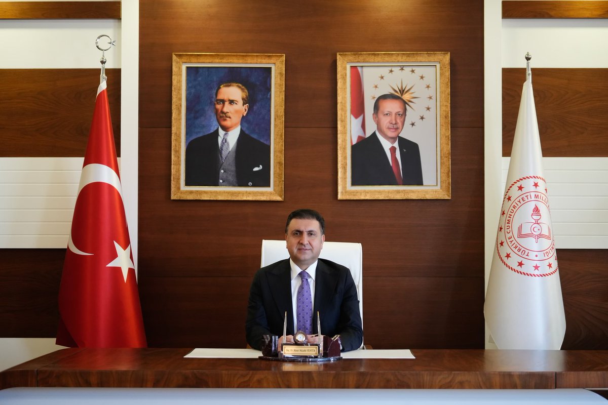 🇹🇷 İl Millî Eğitim Müdürümüz Murat Mücahit Yentür, 12 Mart İstiklâl Marşı'nın Kabulü ve Mehmet Âkif Ersoy'u Anma Günü vesilesiyle bir mesaj yayımladı.

​🔗 meb.ai/wIvnak

<a href="/tcmeb/">Millî Eğitim Bakanlığı</a> <a href="/Yusuf__Tekin/">Yusuf Tekin</a> <a href="/MucahitYentur/">Murat Mücahit Yentür</a>