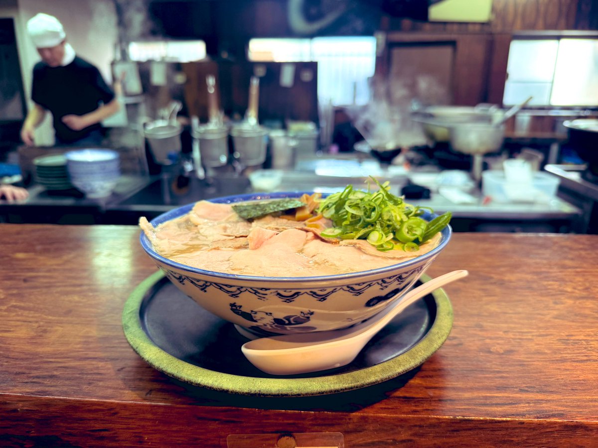 MEGAneee tweet media