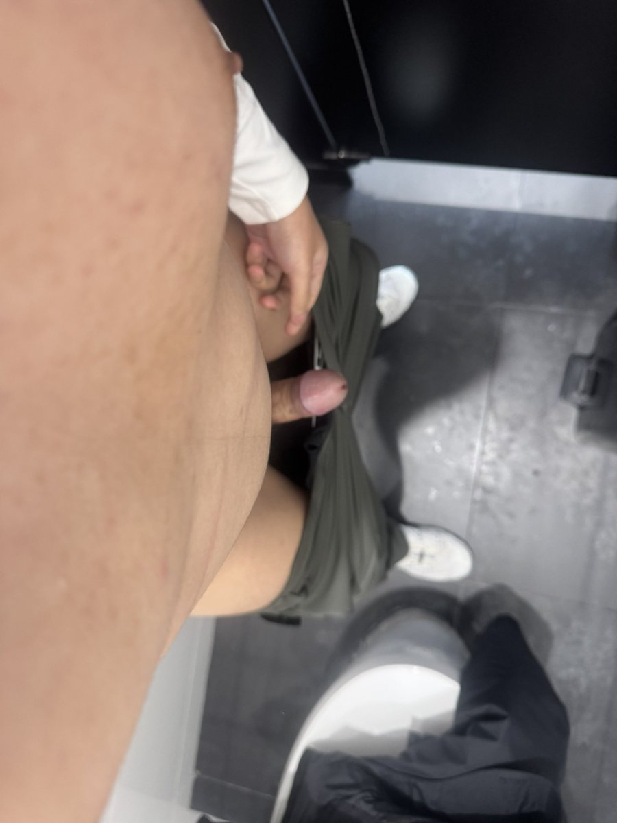 MountFuji10's tweet photo. 好像被男人玩啊 我草 https://t.co/jXtK6QDAl0