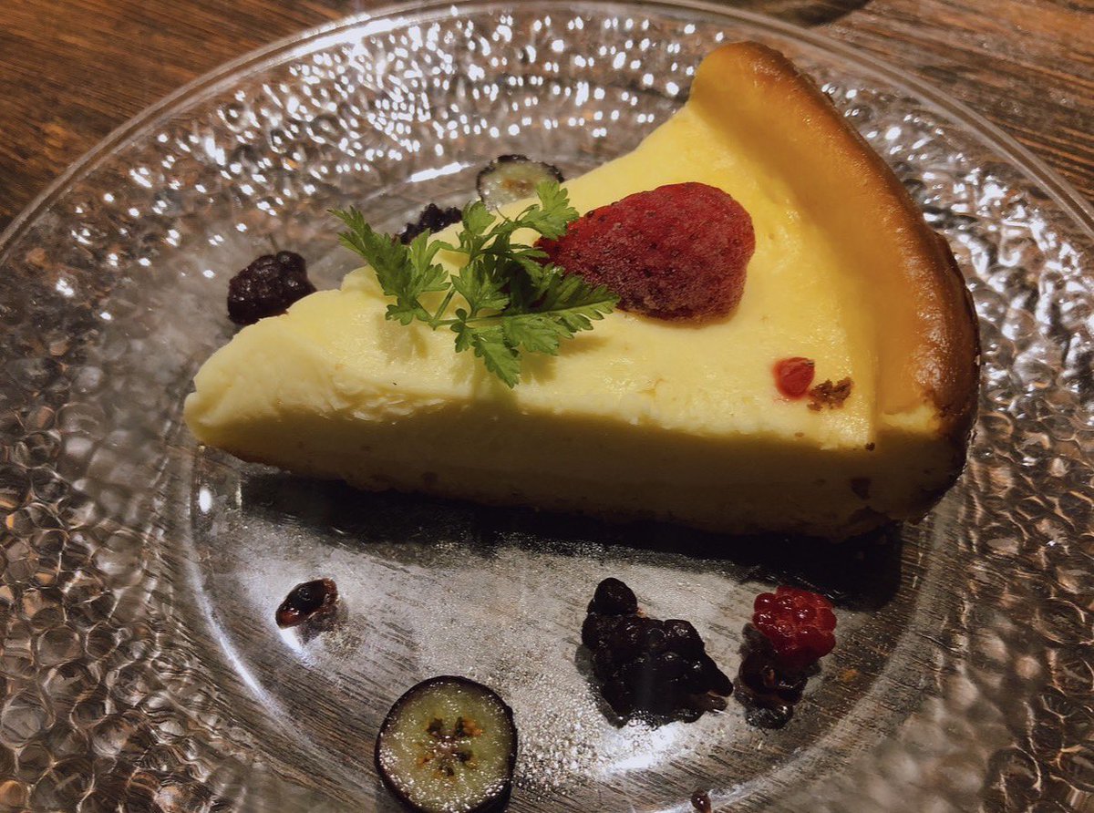 naominkubo's tweet photo. 【ケーキ薬膳】

お疲れにはモンブラン
イライラにレモンケーキ
カサカサにはチーズケーキ
熱ごもりほてりに抹茶ケーキ
目の疲れにはキャロットケーキ
情緒不安定にチョコレートケーキ
お腹の元気がない時はアップルパイ
落ち込み不安感不眠にはエッグタルト
自律神経の乱れにいちごショートケーキ https://t.co/P8CKHdgdmy