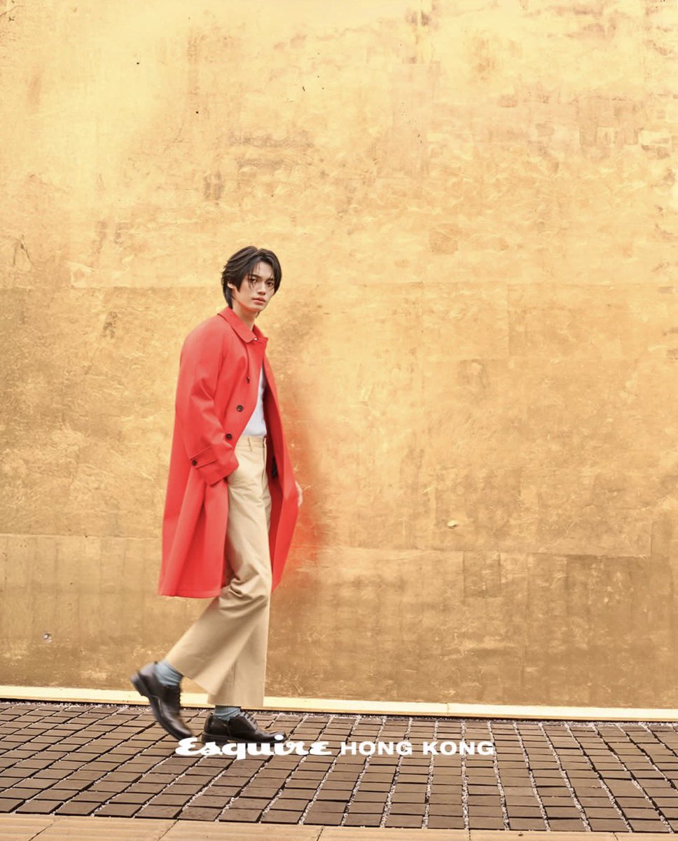 ronacious's tweet image. Waiting for our copies.🤗 

Pls buy a copy if you haven’t! Or is it sold out? Sorry. I’m not updated. 🙇🏻‍♀️ 

#pradass26 #prada @Prada 
#EsquireHK @EsquireHK 
#winmetawin @winmetawin 
#PRADAxWIN