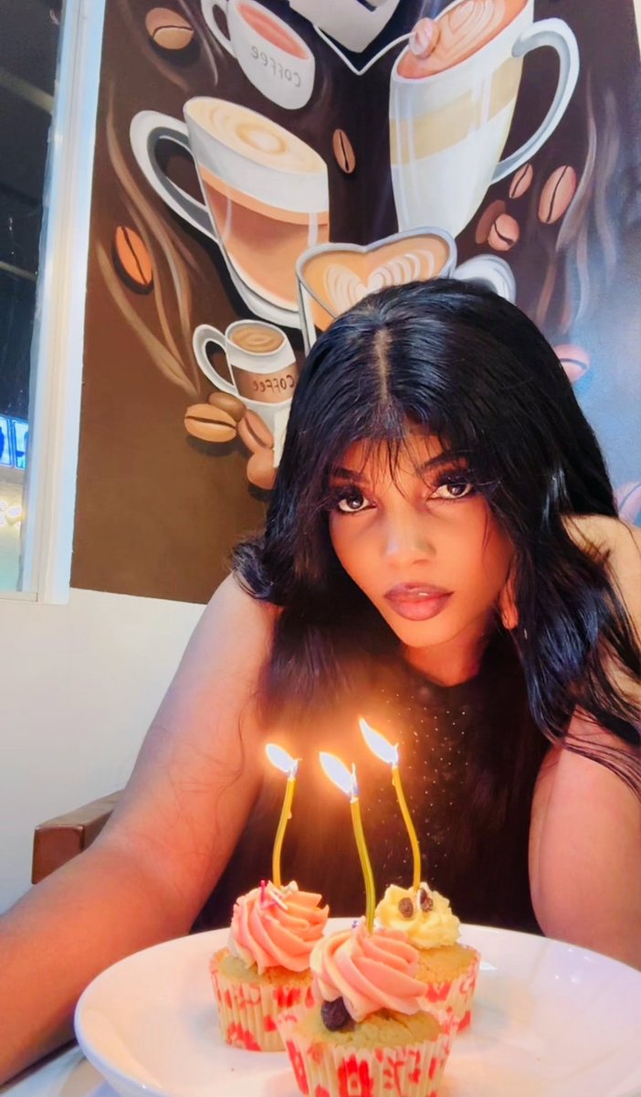 PARELLA™🦋🪽 tweet media