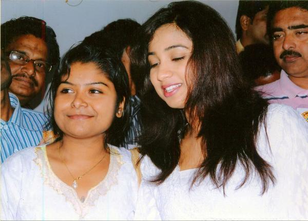 riyabanerjee1's tweet photo. @shreyaghoshal Your music does not live only in my consciousness—it lives deep in my subconscious mind (SOUL) as well.
Wish you endless happiness, good health and many more year of enchanting music
Pranam 🙏🙏 didi ❤️
#HAPPYBDAYSHREYAGHOSHAL ❤️
শুভ জন্মদিন দিদি। ❤️ https://t.co/DbzsLivzTj