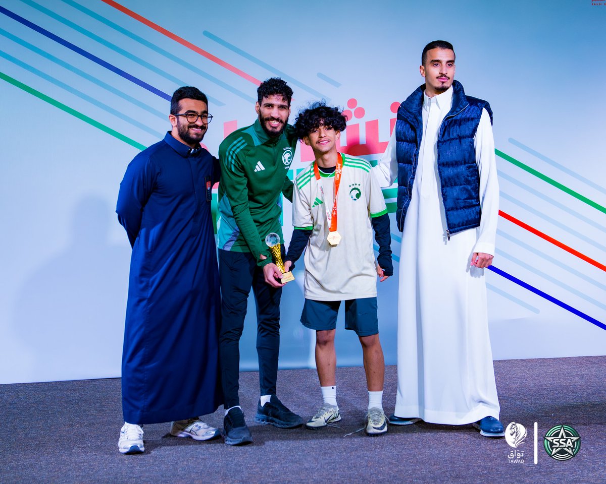 SAStarsAcademy's tweet photo. تبيها دوري و لا كأس ،، نجومنا يرفعون الراس 😍💚 https://t.co/ogDVntUzQg