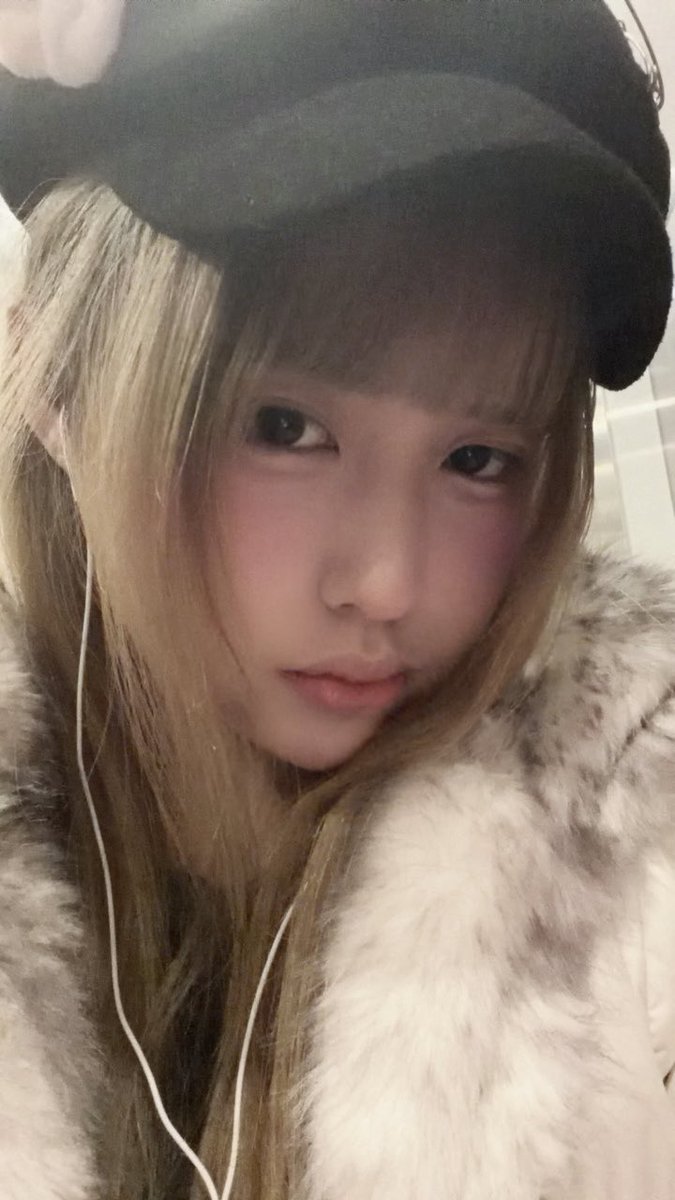 PasTTER* tweet media