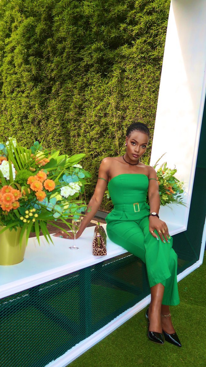 AFRAHKGODGIVEN💛 tweet media