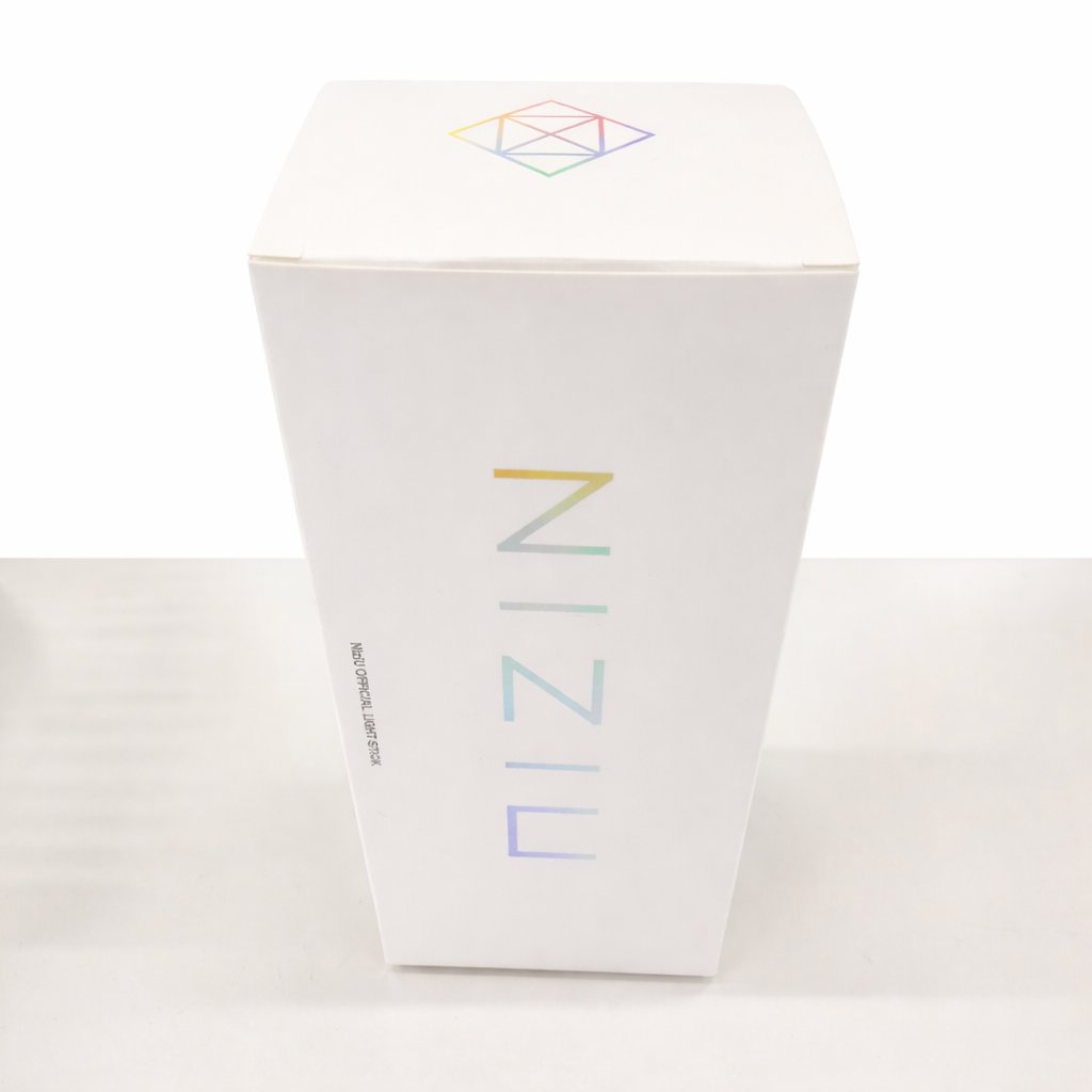 NIZIU ペンライト箱付き Amazon.co.jp: NiziU ペンライト 箱 : 産業・研究開発用品